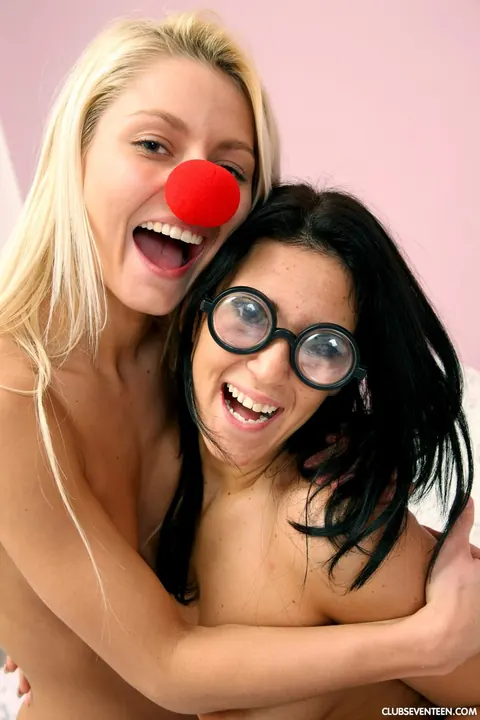 Betty Gordon: Slim Czech Blonde and Brunette Lesbians Undress from Jeans – photo 20 of 21