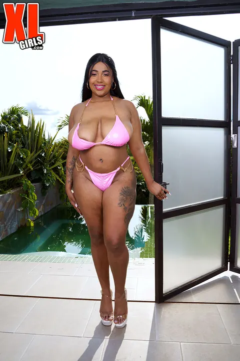 BBW Oils Her Big Tits Out of Her Bikini by the Pool – photo 1 of 16