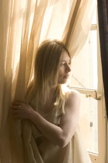 Lucie Stratilova – Skinny Blonde Spreads Her Trimmed Pussy