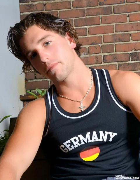 Thick Guy with Big Ass Kisses Partner and Gets Fucked Outdoors – photo 1 of 15