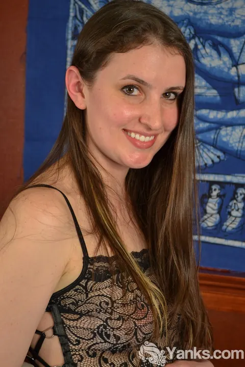 Molly Moore: Tattooed Brunette with Big Tits Masturbates with a Dildo on the Bed – photo 3 of 17