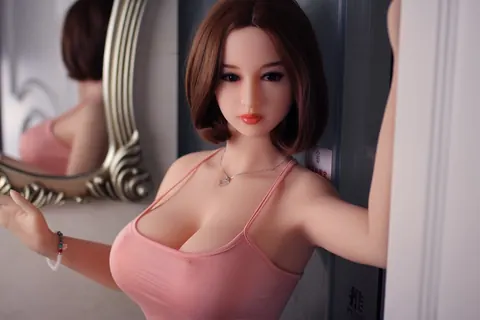 Japanese Woman Reveals Her Cleavage and Strips Nude – photo 15 of 20