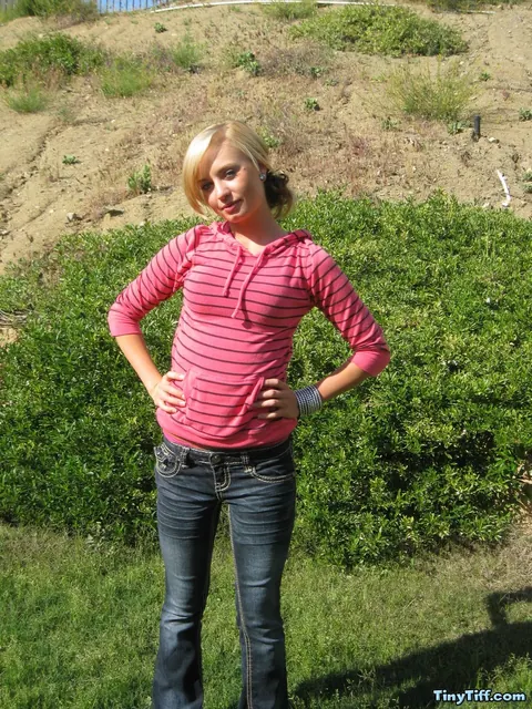 Blonde Amateur Strips Off Her Jeans and Panties in the Forest – photo 1 of 16