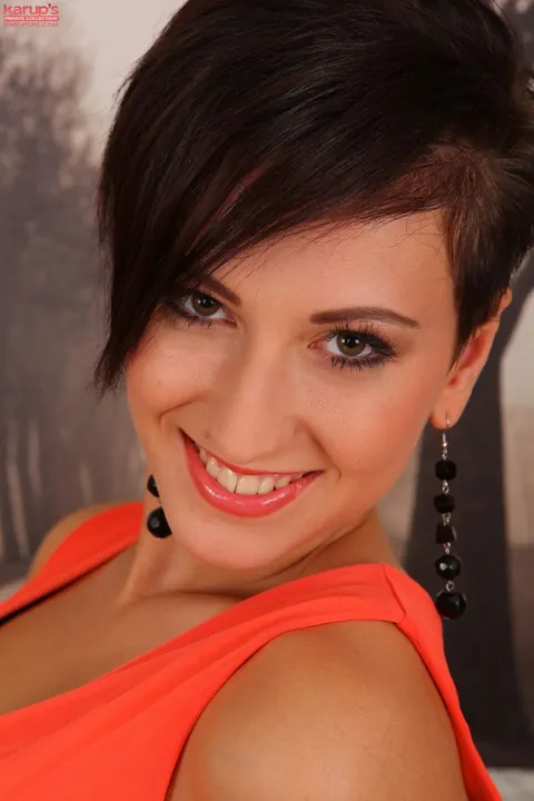 Emylia Argan: Czech Brunette in Heels Strips and Spreads Her Pussy – photo 3 of 21