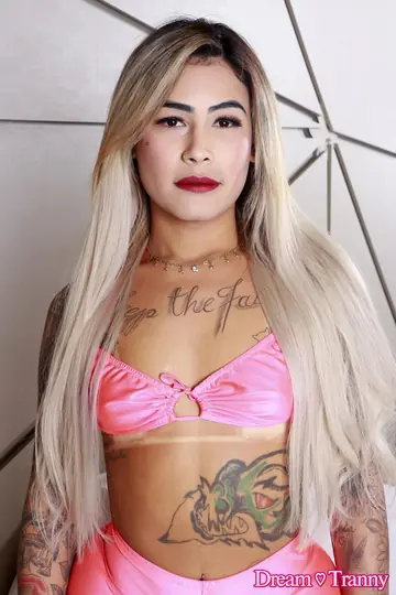 Curvy Brazilian Trans Woman Takes Anal Dildo from Masseur in Heels
