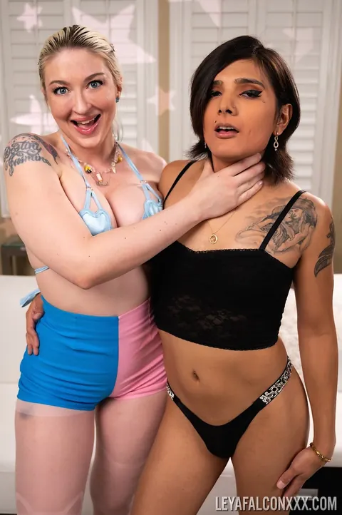 Curvy Blonde Woman Fucks Trans Partner with a Strap-On – photo 7 of 20