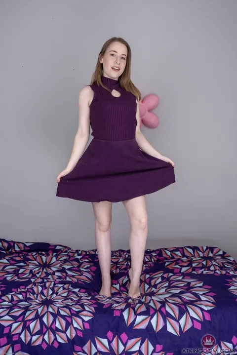 Alice Merchesi: Slim Brunette Shows Her Hairy Pussy and Small Natural Tits – photo 1 of 21
