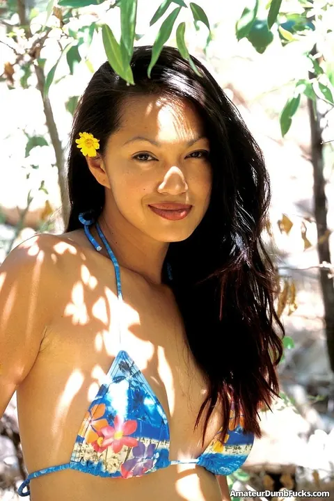 Iris Estrada: Petite Asian MILF Strips Nude on the Beach and in the Forest – photo 1 of 21