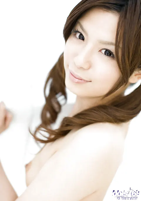 Riri Kuribayashi: Japanese Brunette Slips Off Her Dress to Show a Bikini – photo 15 of 15