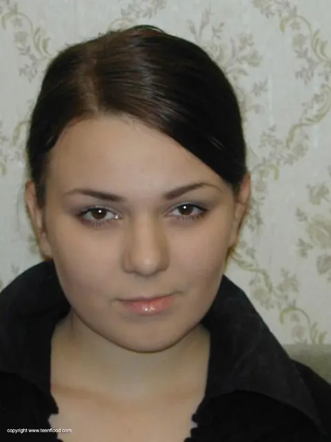 European Babe Pulls Aside Her Pantyhose and Spreads Her Hairy Pussy – photo 1 of 20