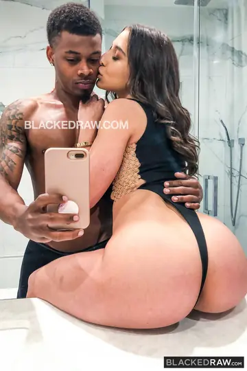 Abella Danger – Curly Brunette PAWG Takes Anal in the Kitchen Mirror Selfie