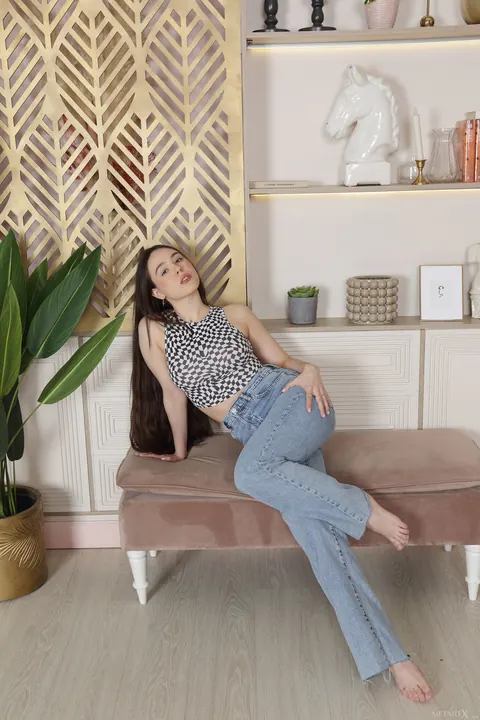 Emily Eliot: Thick Brunette in Jeans Strips and Fingers Her Pussy – photo 2 of 20