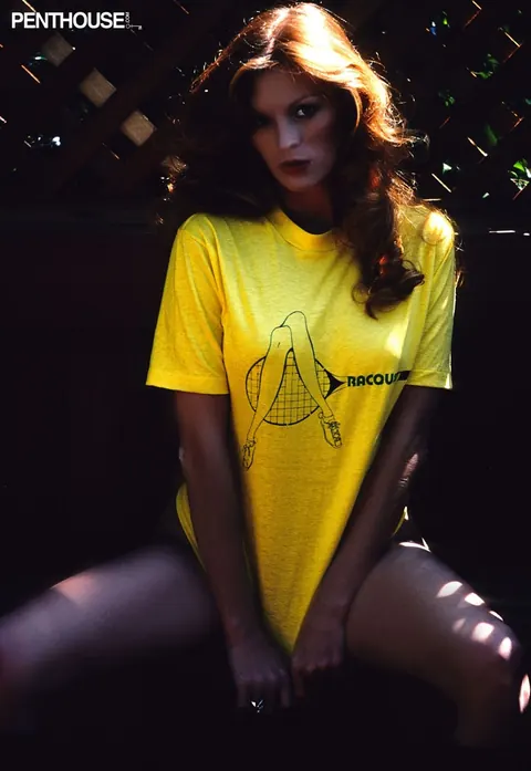Victoria Lynn Johnson: Redhead Reveals Her Natural Tits and Poses Nude – photo 16 of 20