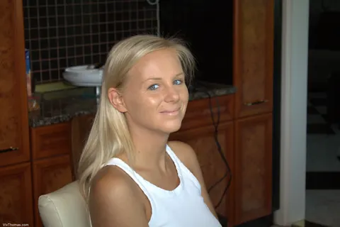 Barbie White: Slim Blonde Removes Her Panties for a Kiss – photo 2 of 20