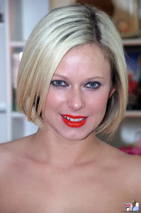 Anna Joy: European BBW Blonde Poses in Fishnet Pantyhose – photo 15 of 21
