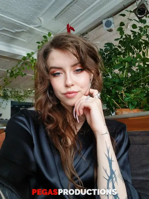 Eden Ivy: Tattooed Redhead Takes Anal Doggy Style in Selfie – photo 19 of 21