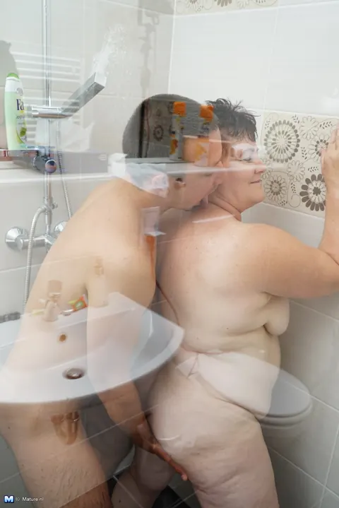 Mature BBW with Big Tits Gets Fucked in Lingerie – photo 15 of 16