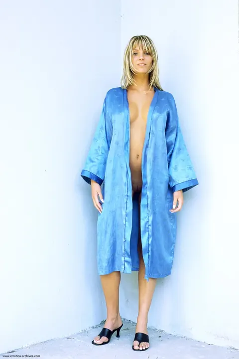 Mature Woman Strips Nude and Poses for Glamour Photos – photo 1 of 21