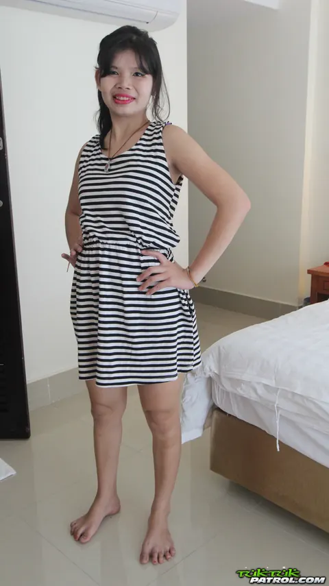 Thai Woman Takes Bareback Anal in Missionary – photo 6 of 20