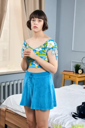 Thick Pale Brunette Masturbates in the Bedroom