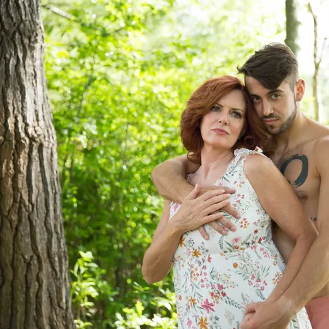 Andi James: Curvy Redhead Kisses Two Men in a Threesome – photo 14 of 19