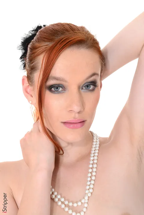 Amber Cute: Czech Redhead Strips Out of Her Stockings and Spreads on Her Knees – photo 11 of 15