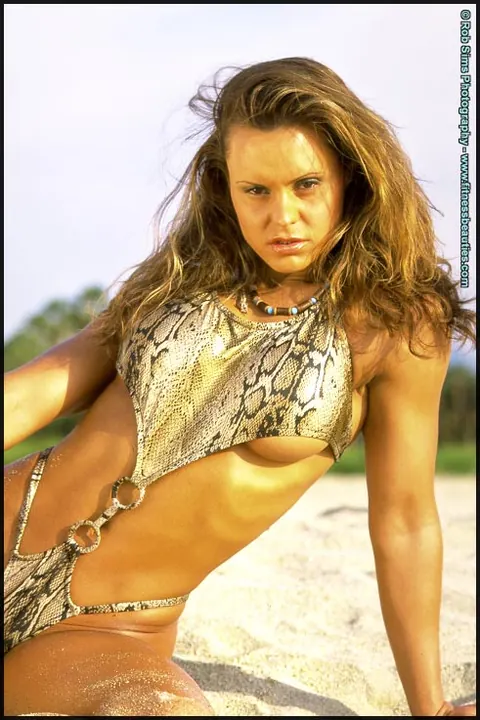 Timea Majorova: Busty MILF Poses in a Bikini on the Beach – photo 1 of 15