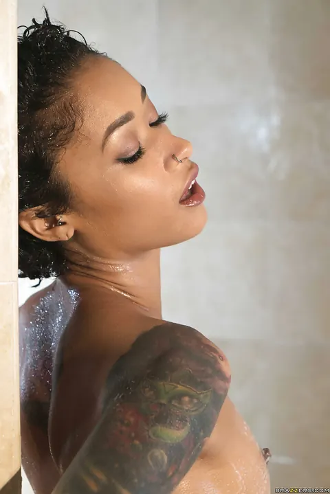 Skin Diamond: Ebony Brunette Shows Her Wet Pussy in the Shower – photo 4 of 16