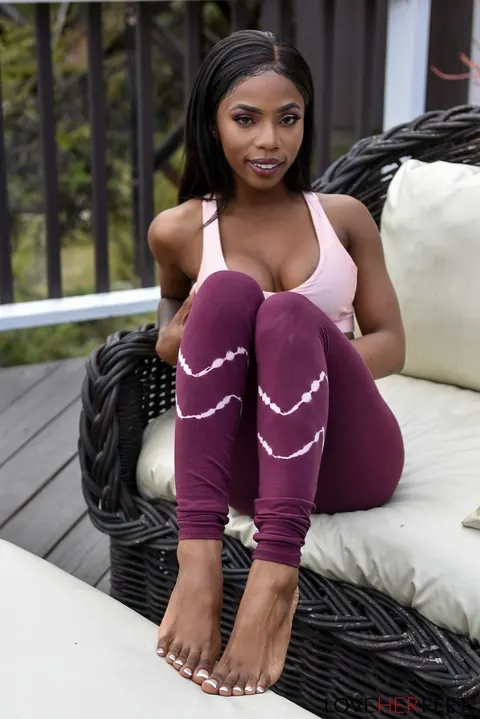 Sarah Banks: Athletic Ebony Brunette Strips Out of Her Yoga Pants Outdoors – photo 7 of 16