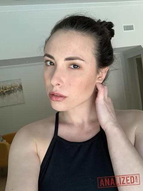 Casey Calvert: PAWG Brunette in Socks Fingers Her Anus in the Mirror Selfie – photo 7 of 20