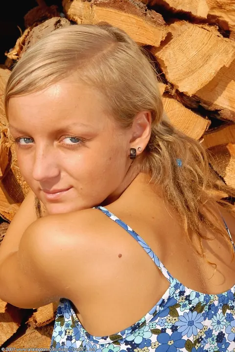 Blonde Undresses Outdoors and Spreads Her Hairy Pussy – photo 4 of 21