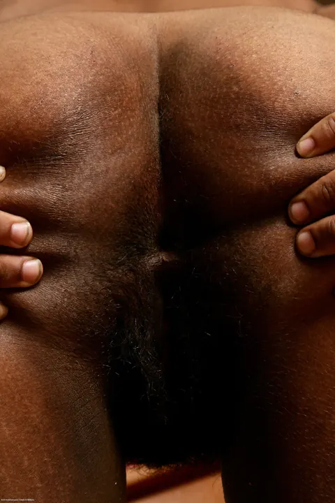 Chubby Ebony Babe with Big Tits Spreads Her Hairy Pussy and Shows Her Feet – photo 16 of 20