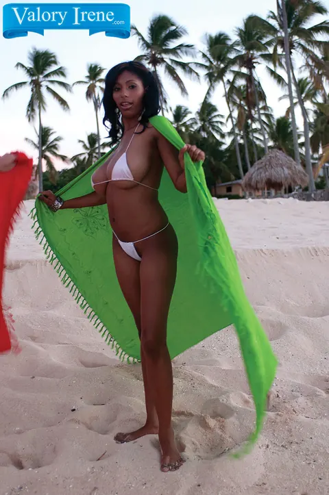 Lil Chica: Two Mature Brunettes Flaunt Their Big Natural Tits in Bikinis Outdoors – photo 9 of 21