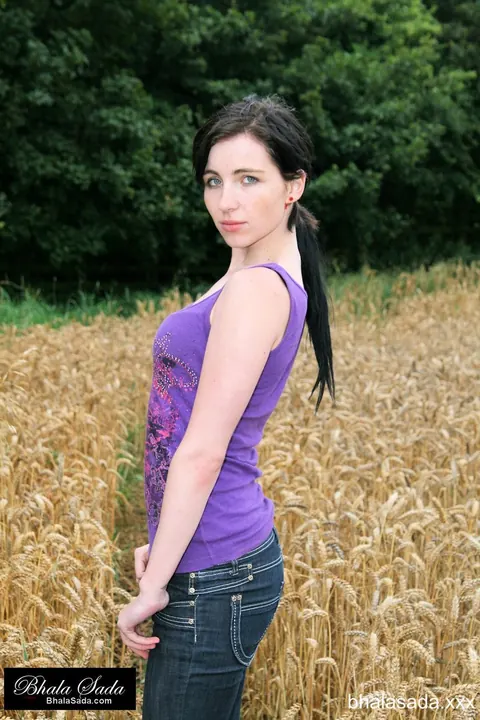 Brunette Undoes Her Bra Straps in Tight Jeans in the Forest – photo 7 of 15