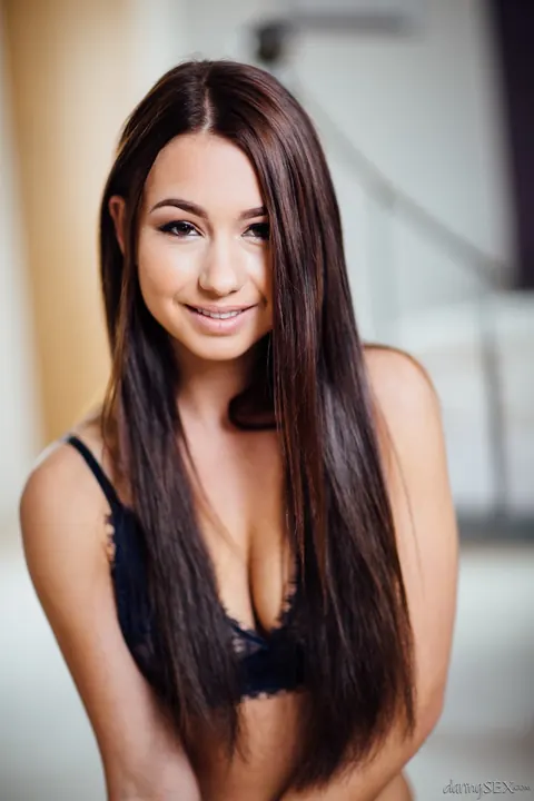 Taylor Sands: Brunette Reveals Her Small Natural Tits and Strips Nude – photo 4 of 17
