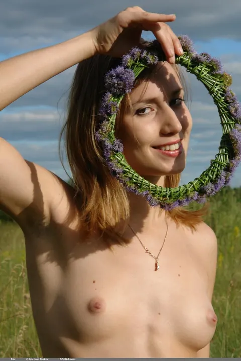 Woman Strips Out of Her Jeans in the Forest – photo 9 of 21