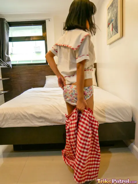Filipina Undresses for Her Partner and Takes His Cock – photo 5 of 20