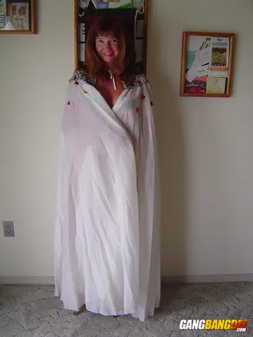 Dee Delmar – Busty Redhead MILF Sheds Her Bikini to Toy Her Pussy in Heels