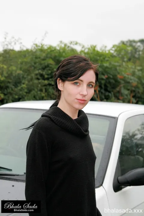 Brunette Indian Woman Strips Out of Her Jeans Outdoors by a Car – photo 14 of 15