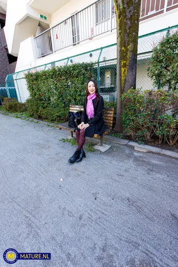 Miho Wakabayashi – Slim Japanese MILF Poses Nude Outdoors