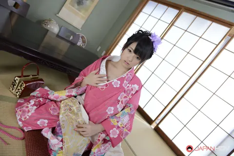 Tsuna Kimura: Japanese Redhead Strips Out of Her Kimono Robe – photo 7 of 15