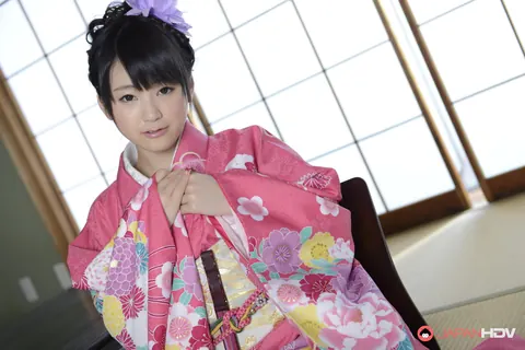 Tsuna Kimura: Japanese Redhead Strips Out of Her Kimono Robe – photo 2 of 15