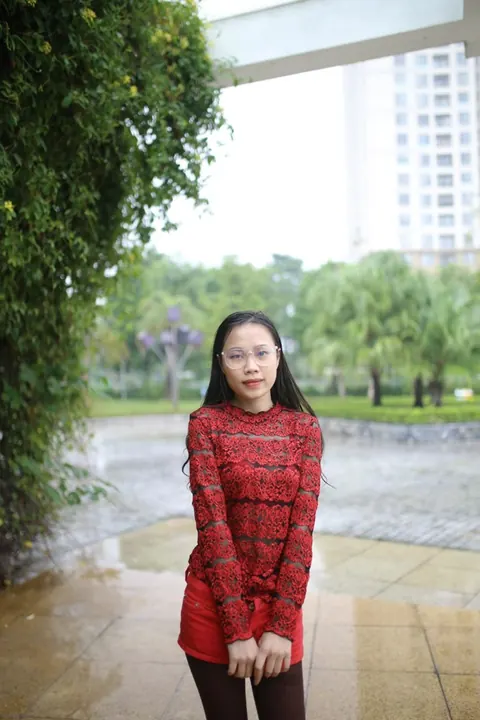 Asian Brunette Poses in Glasses Outdoors in a Public Place – photo 20 of 21