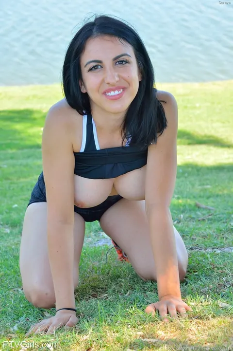 Petite Babe Shows Off Her Tits and Ass in Public – photo 3 of 20