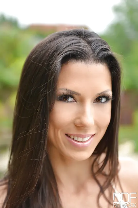 Alexa Tomas: Tall Latina MILF Strips by the Pool and Shows Her Feet – photo 1 of 16