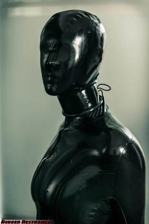 Thick Woman in Latex and Heels Gets Bound – photo 1 of 16