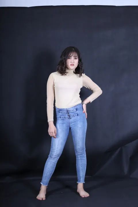Asian Brunette Models a Skirt and Jeans – photo 10 of 21
