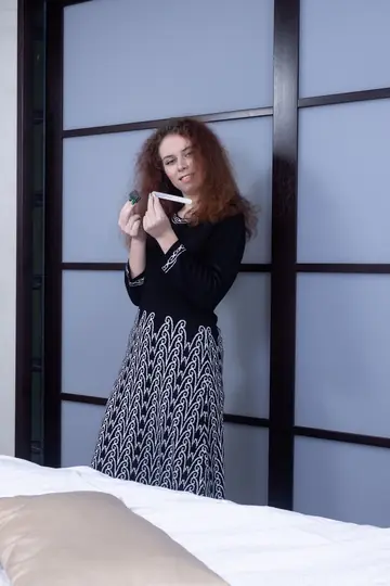 Lira Light – Hairy Amateur Redhead Bares All and Toys Her Pussy