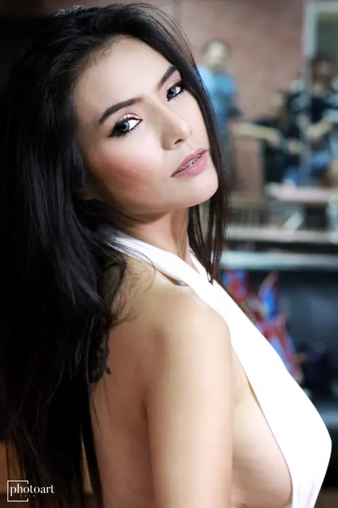 Asian and Indian Women Undress and Flash Their Tits – photo 15 of 18