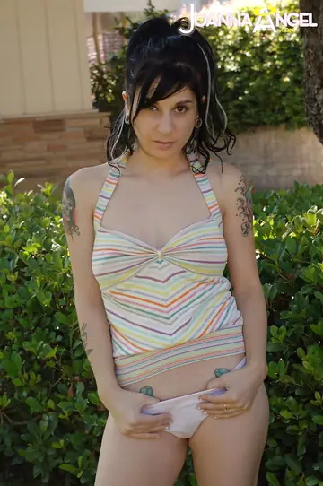 Joanna Angel – Thick Brunette MILF Poses Outdoors in Panties